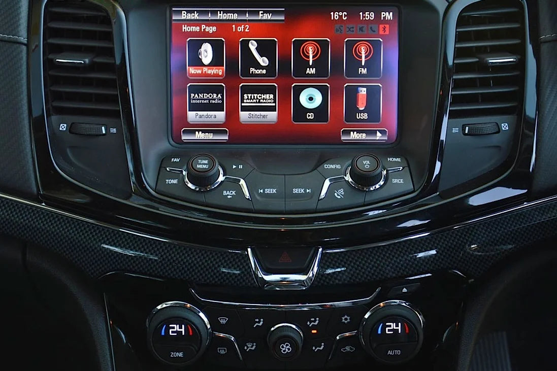 Holden Commodore CarPlay compatible dashboard image